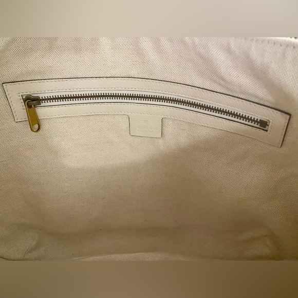 GUCCI LOGO PRINT MESSENGER BAG - Picture 9 of 14